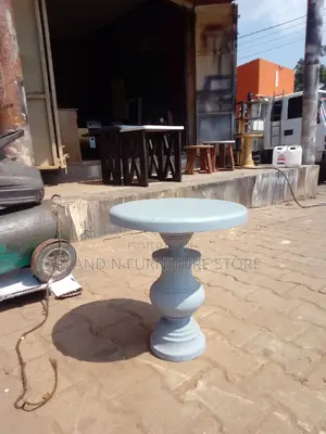 One Leg Leisure Stool in Nileply Board