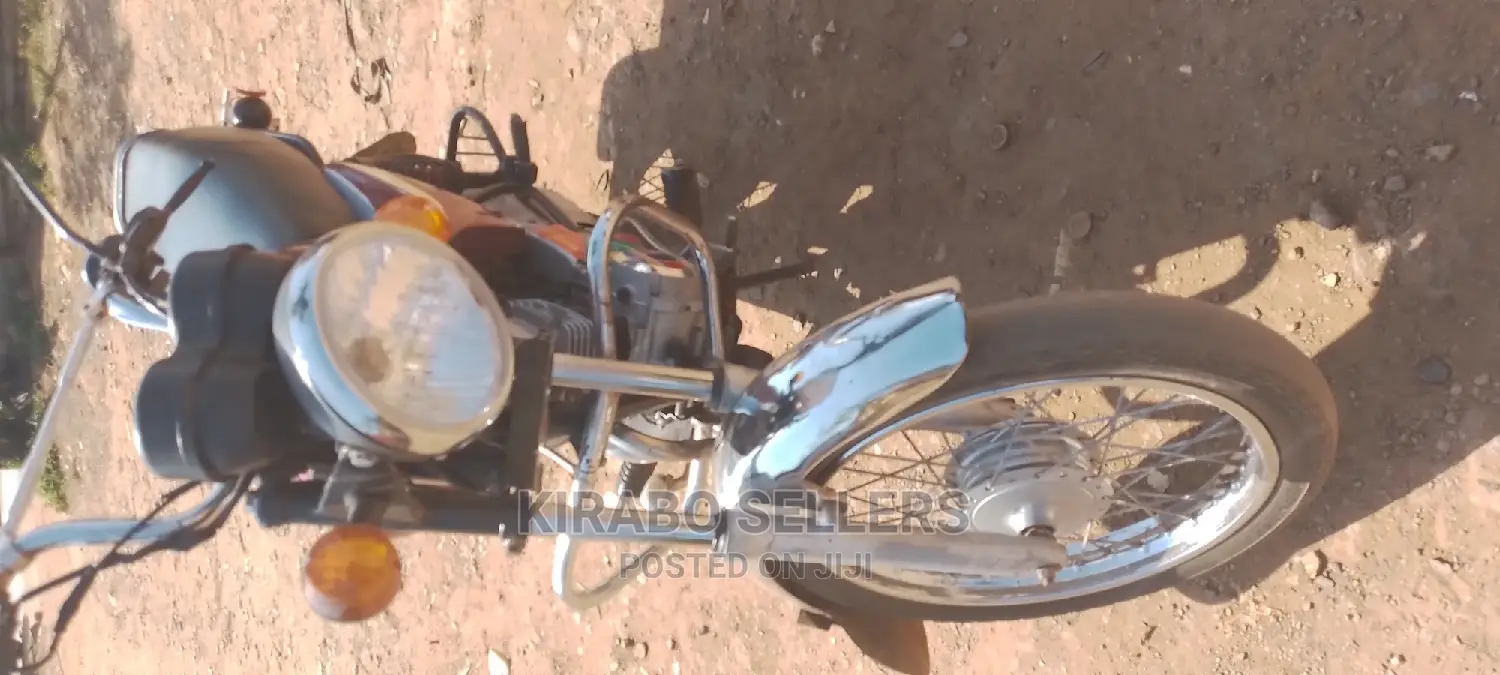Bajaj RE 2018 Gold