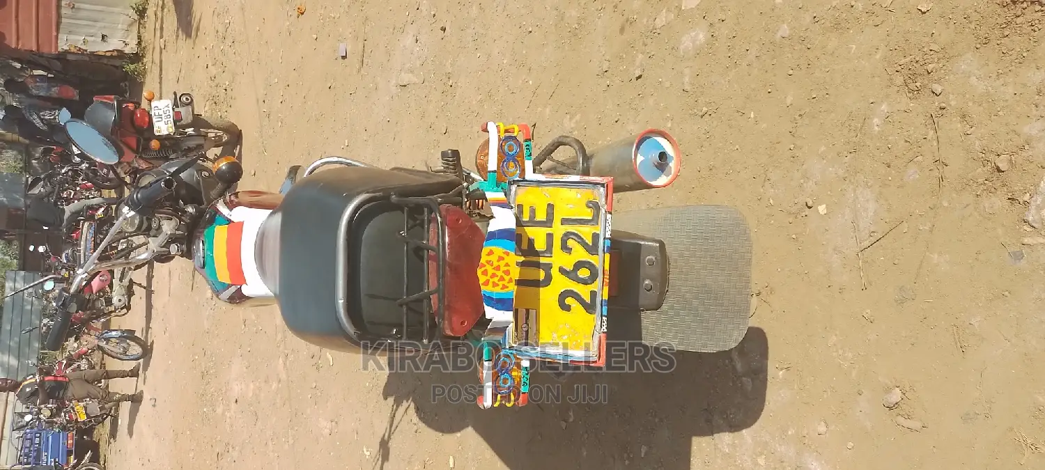 Bajaj RE 2018 Gold