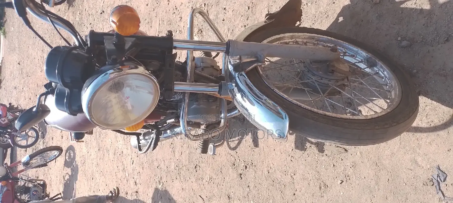 Bajaj Avenger 160 Street 2018 Orange