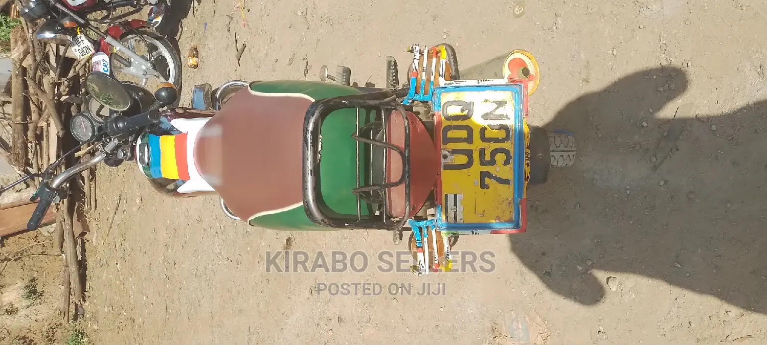 Bajaj Avenger 160 Street 2018 Orange