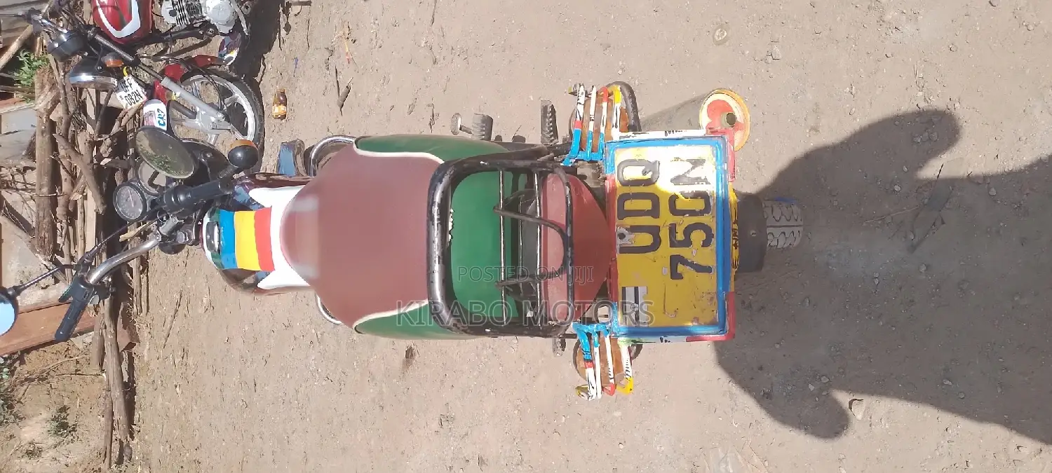 Bajaj Avenger 160 Street 2018 Orange