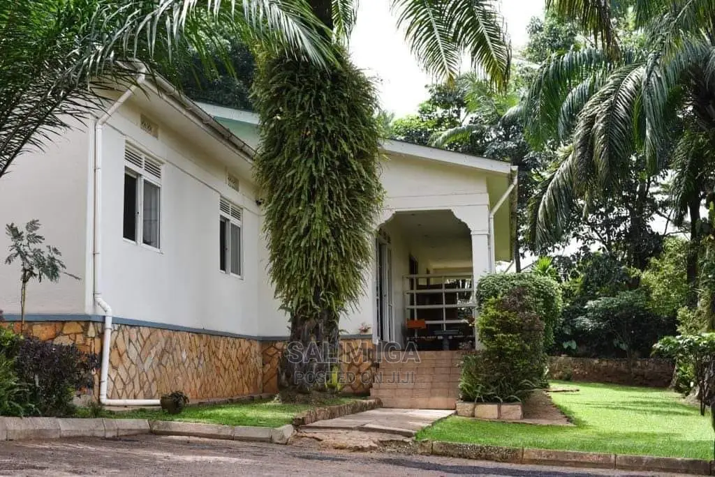 Furnished 2bdrm Chalet in Kololo Property, Central Division for rent