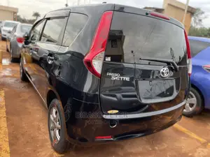Toyota Passo Sette 1.5 AWD 2010 Black