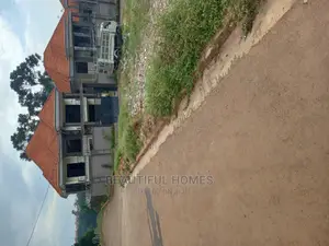 Furnished 5bdrm Duplex in Kisaasi Tarmack, Nakawa for sale