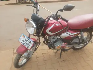 TVS HLX 125 2019 Red