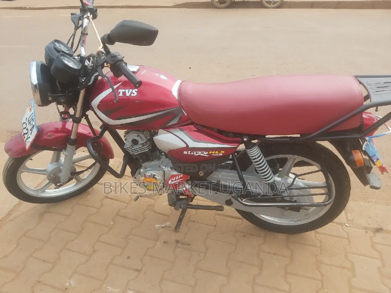 TVS HLX 125 2019 Red