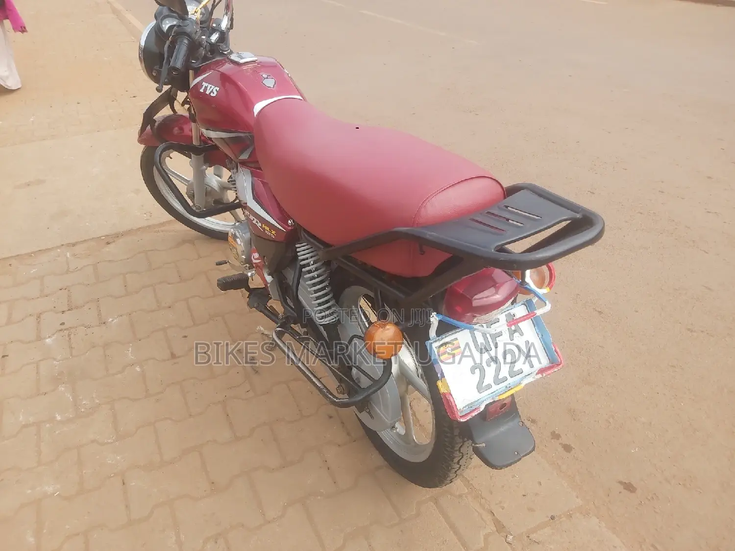 TVS HLX 125 2019 Red
