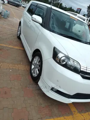 Toyota Corolla Rumion Hatchback 1.5 FWD 2010 White