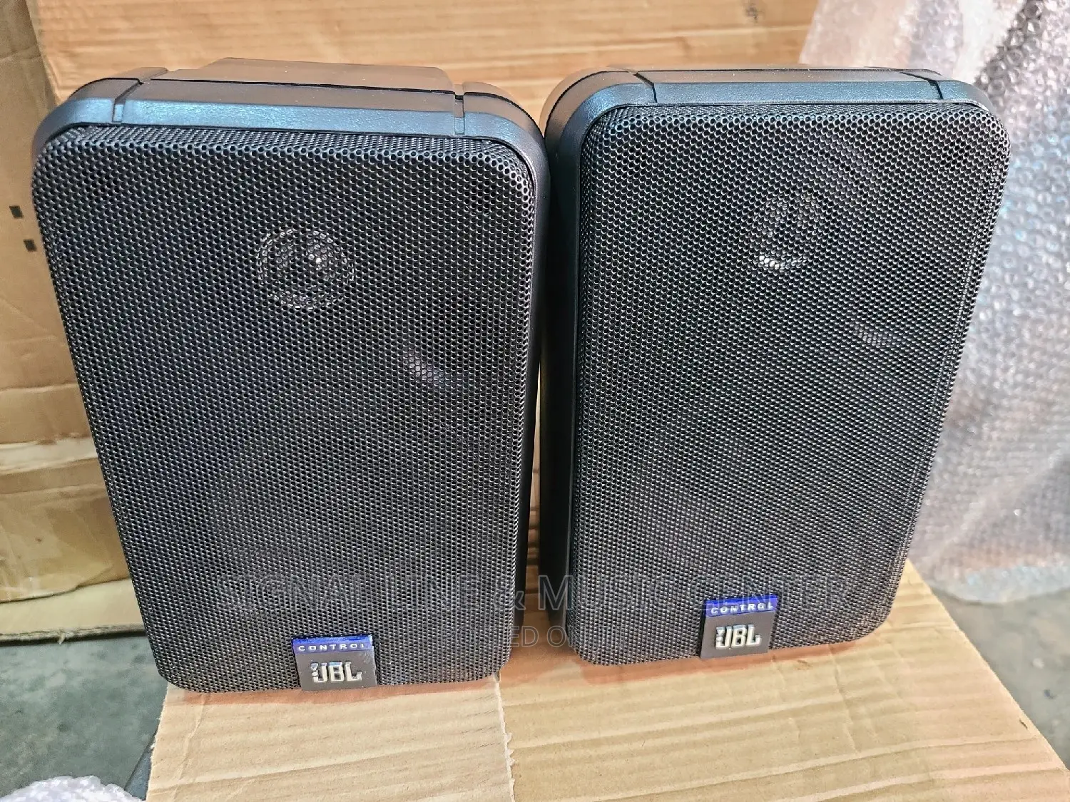 JBL Wall Mount Speake Potable Speak