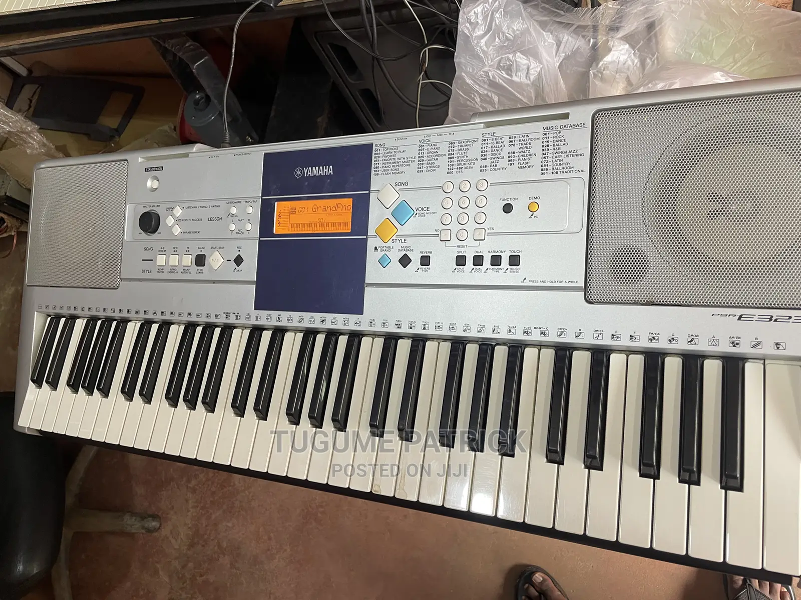 Yamaha 323
