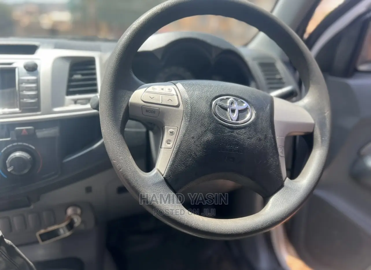 Toyota Land Cruiser 2012 White