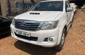 Toyota Land Cruiser 2012 White