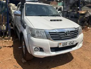 Toyota Land Cruiser 2012 White
