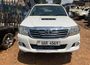 Toyota Land Cruiser 2012 White