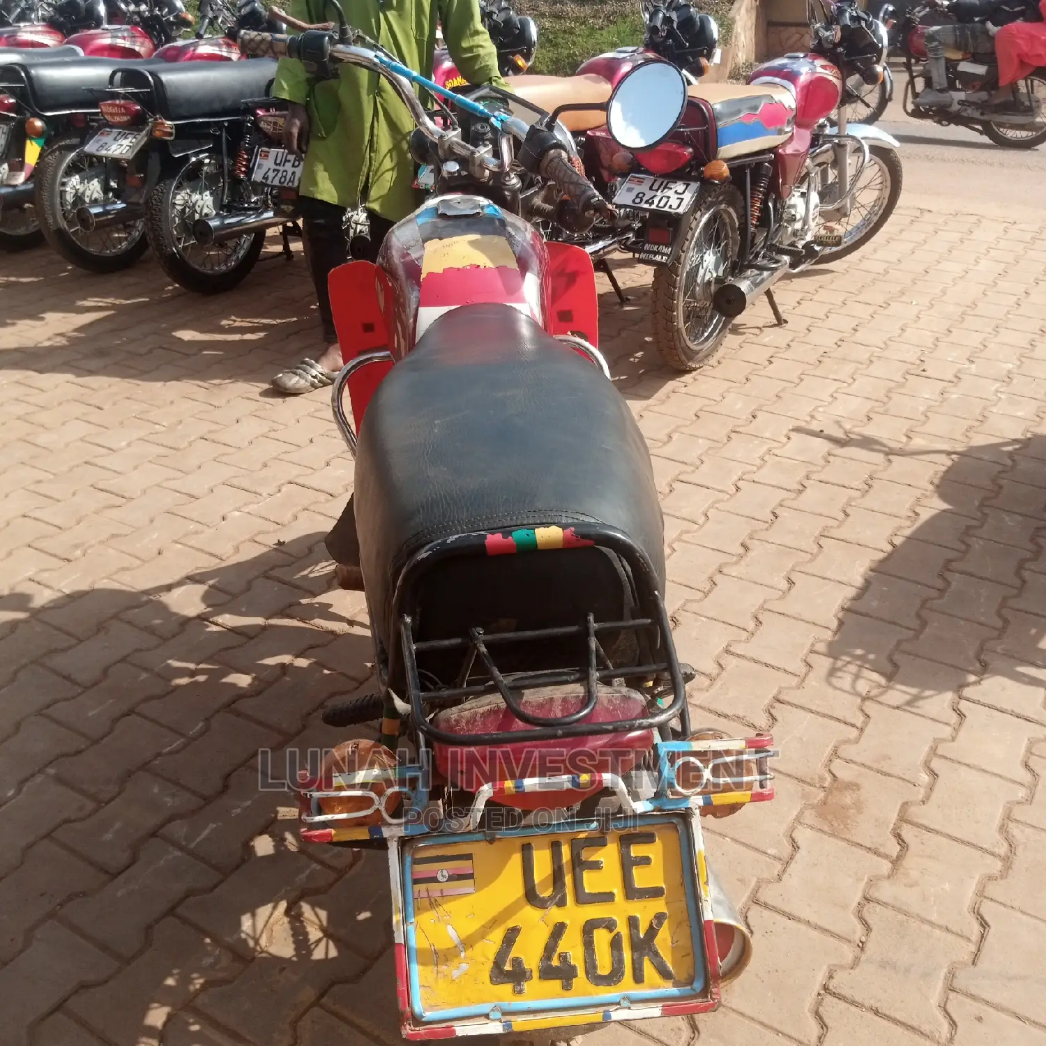 Bajaj RE 2019 Red