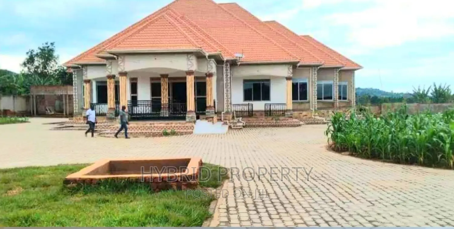 Furnished 6bdrm Mansion in Mpigi~Lungala Along for sale