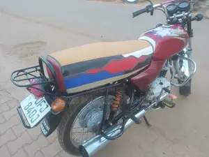 New Bajaj Boxer 100 2022 Red