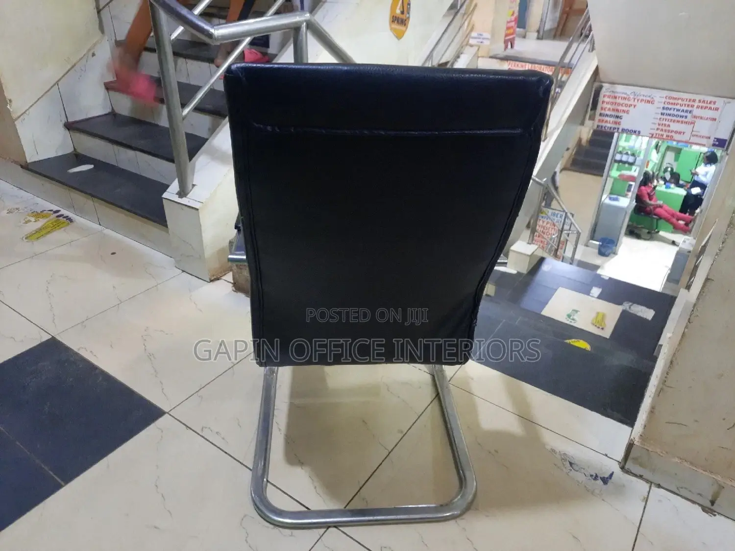 Used Visitors' Chair