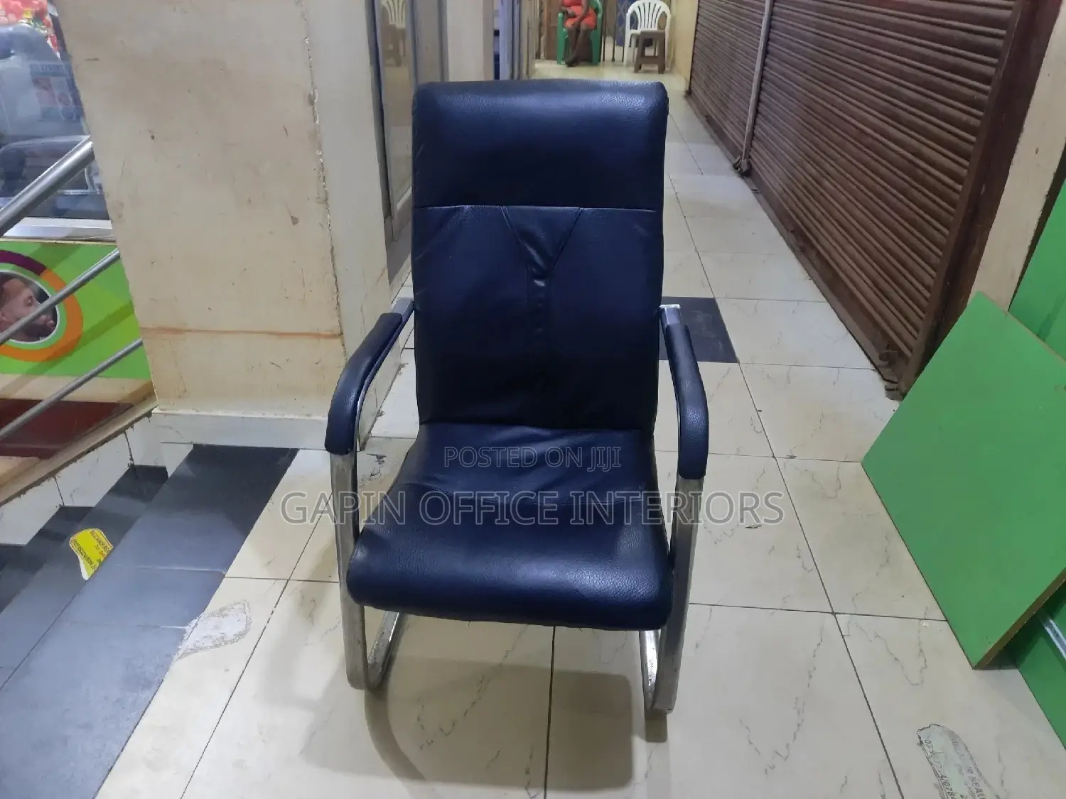 Used Visitors' Chair