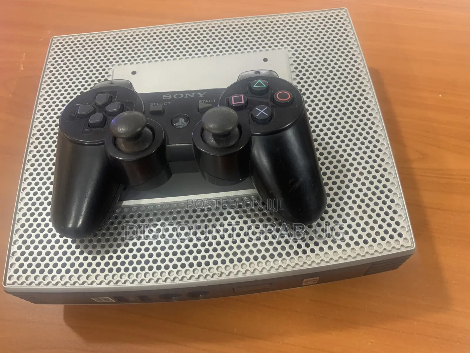 Retro Gaming Console With Over 1,500 Games in Full Hd