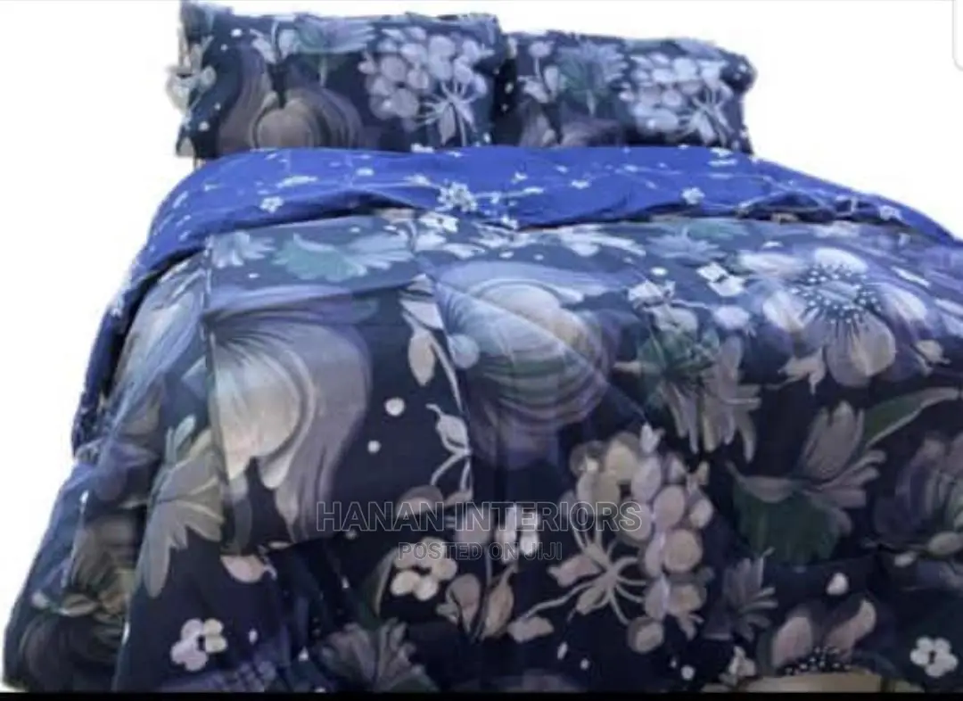 Flowered Black Duvet Set