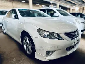 Photo - Toyota Mark X 2.5 AWD 2010 Off white