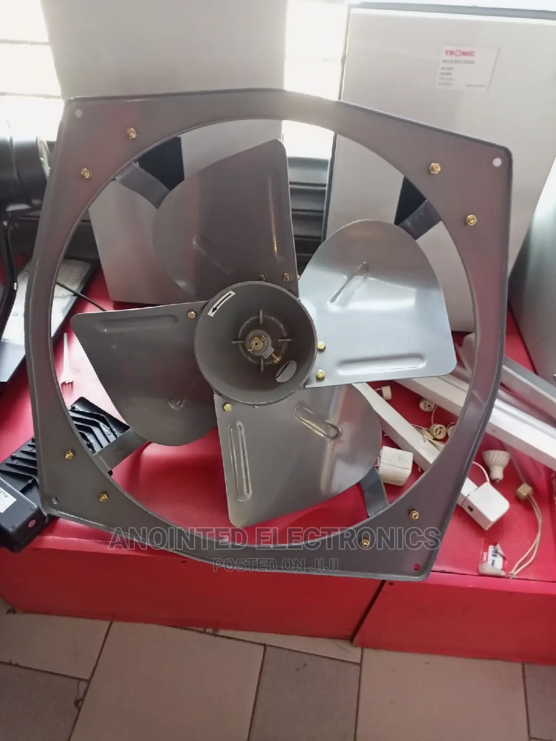 Extractor Wall Fan Heavy Duty 24"
