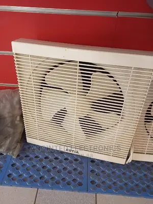 Exhausted Plastic Fans 12"