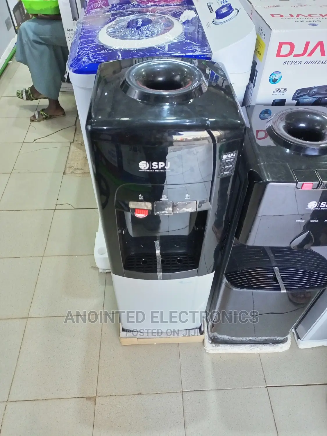 Water Dispenser With a Fridge