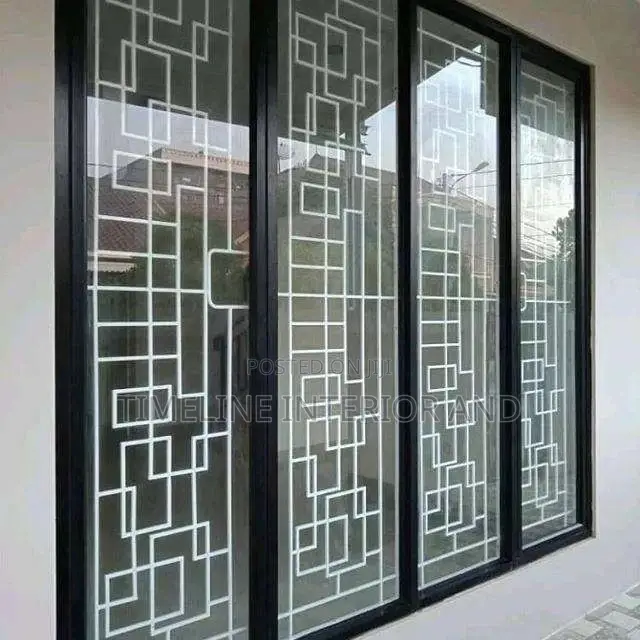 Aluminum Door With Bagaras.