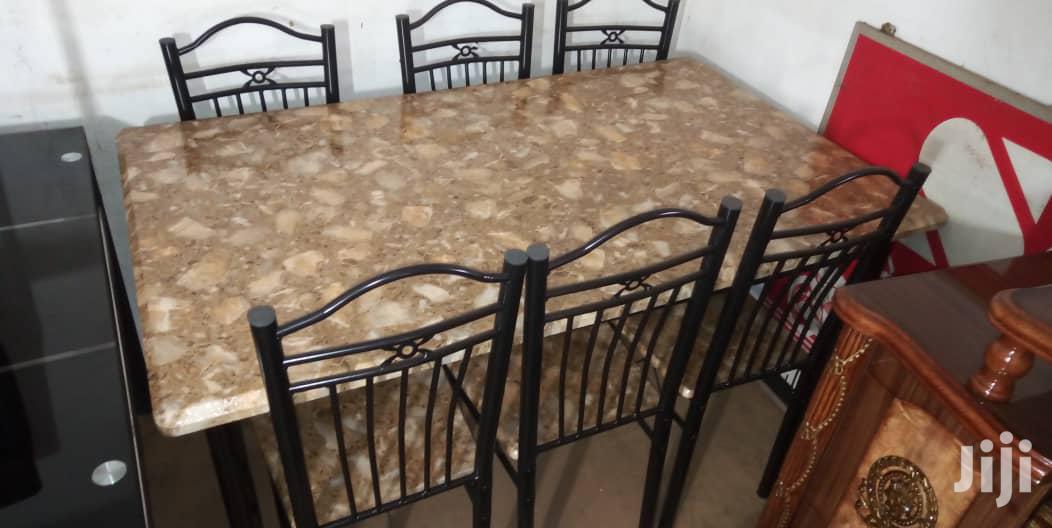 Wooden Dinner Table 6seaters