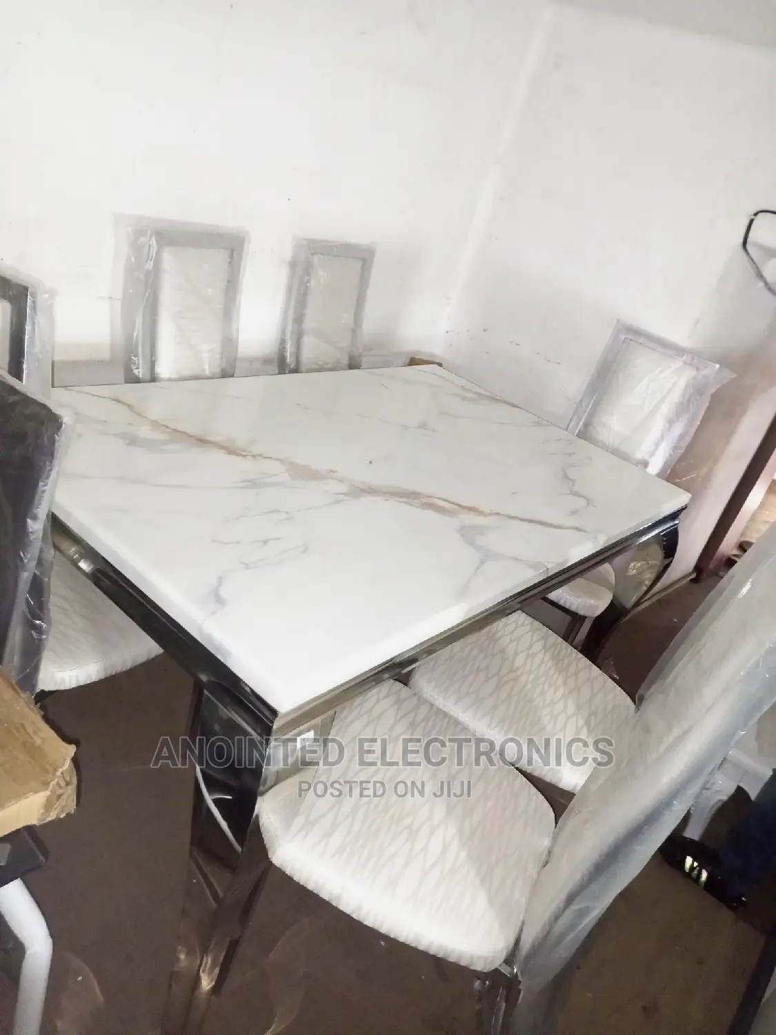 White Marble Dining Table 6 Seaters