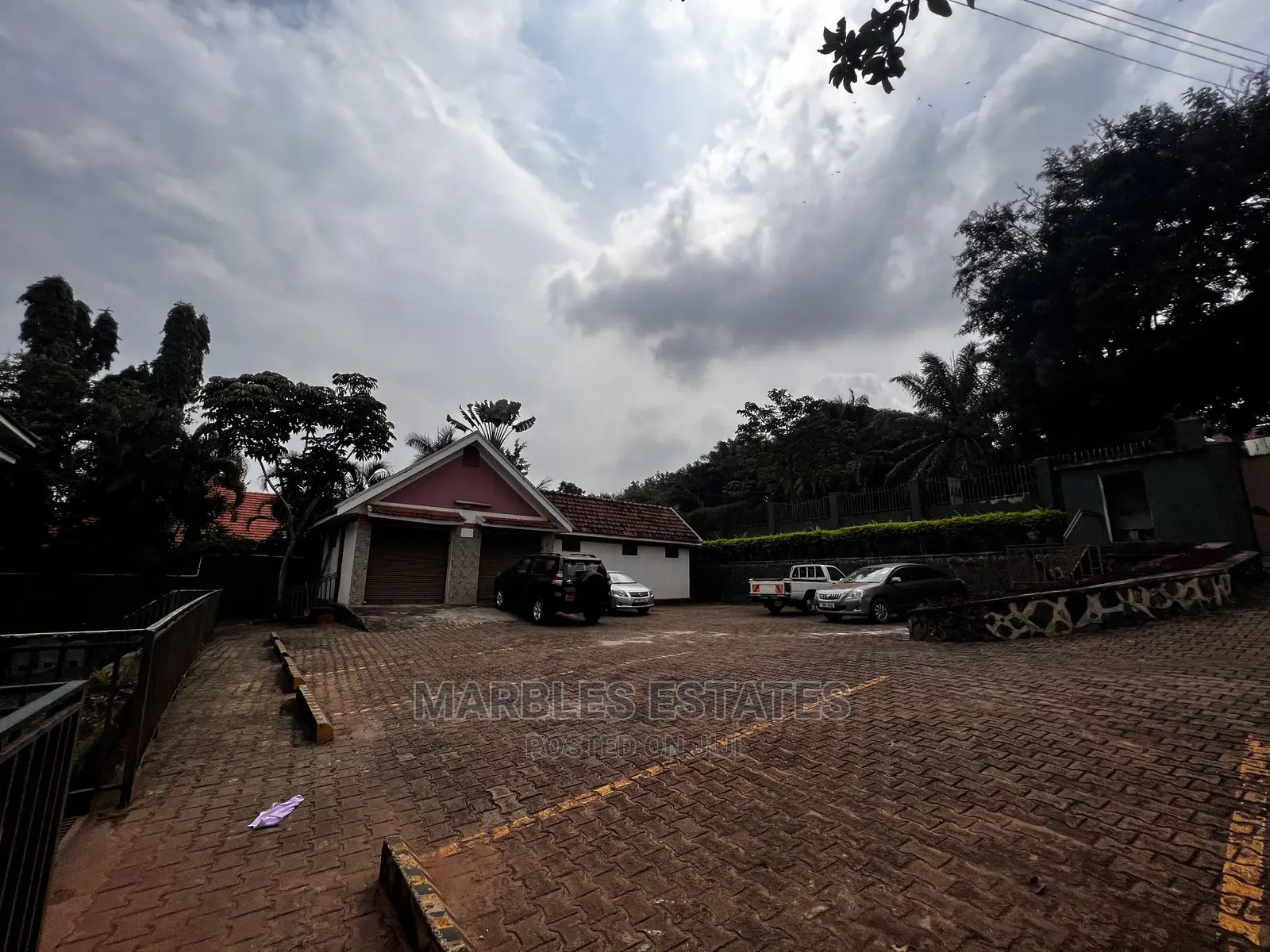 8bdrm House in Bugolobi, Central Division for sale