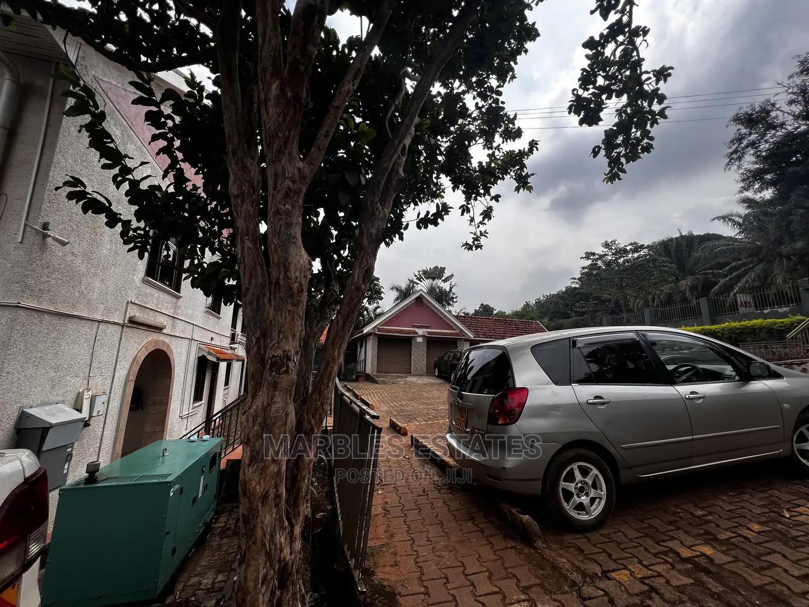 8bdrm House in Bugolobi, Central Division for sale