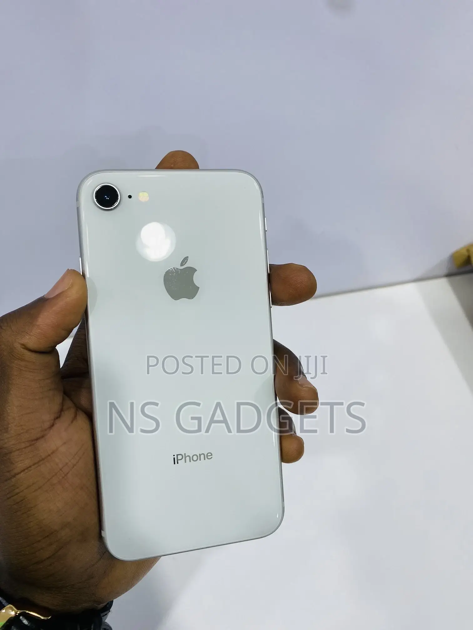 Apple iPhone 8 64 GB White