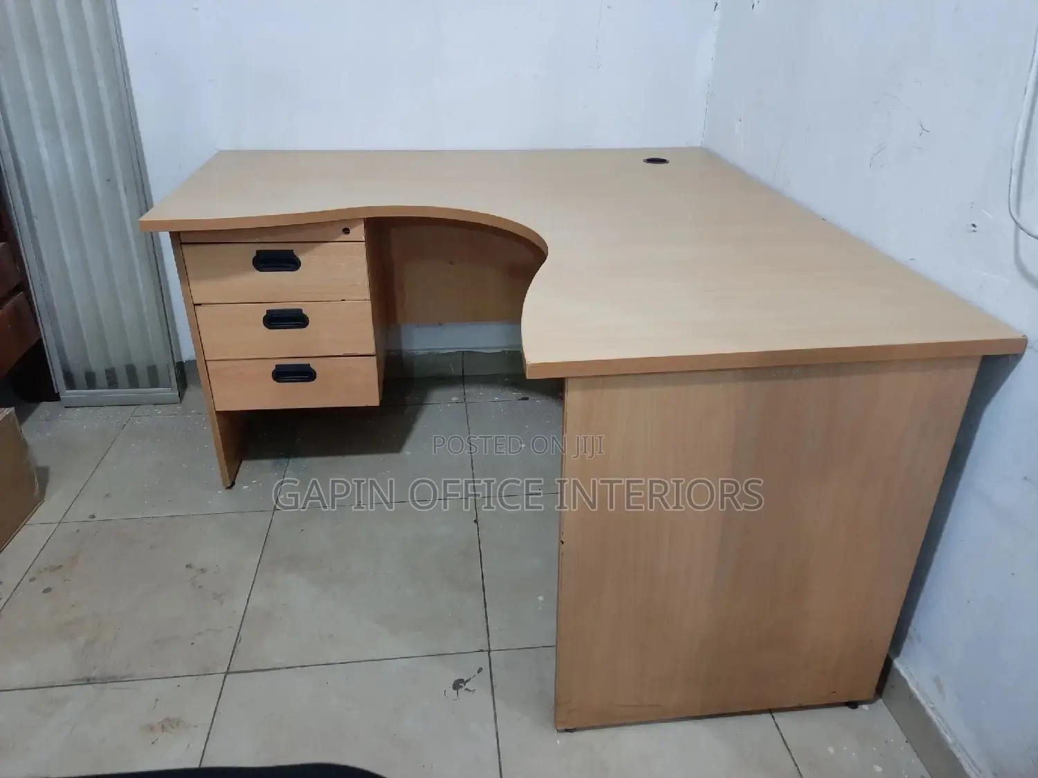 140cm Sized Office Table