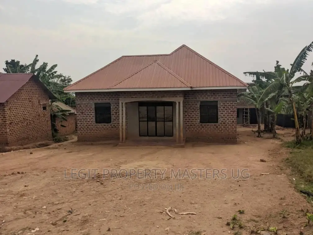 3bdrm Bungalow in Kajansi, Katabi for sale