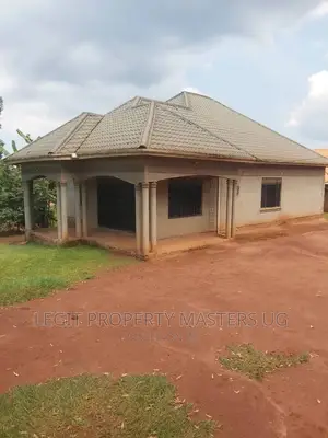 3bdrm Bungalow in Kajansi, Katabi for sale