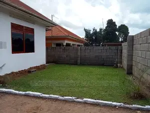 3bdrm Bungalow in Kajansi, Katabi for sale