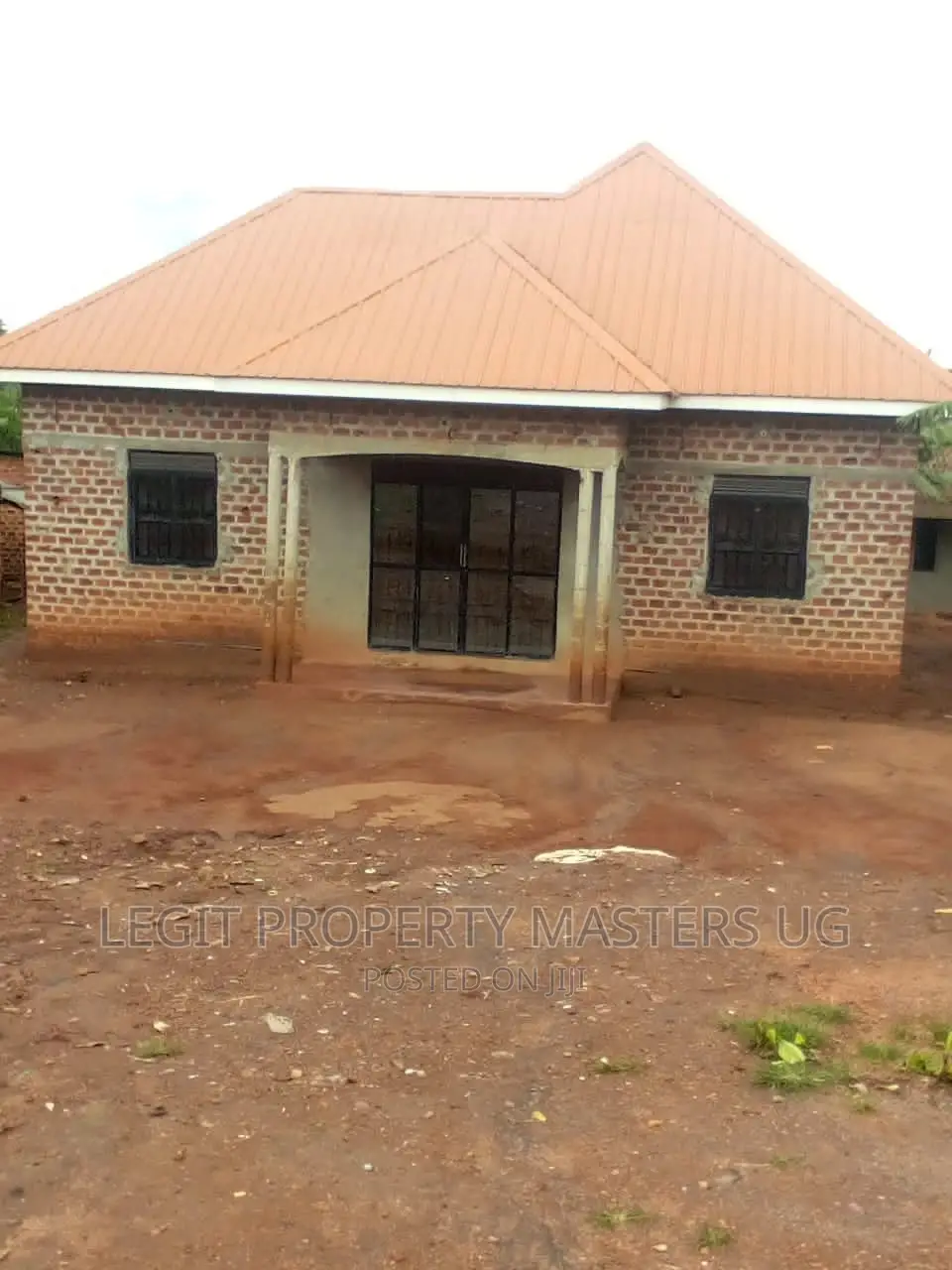 3bdrm Bungalow in Kajansi, Katabi for sale