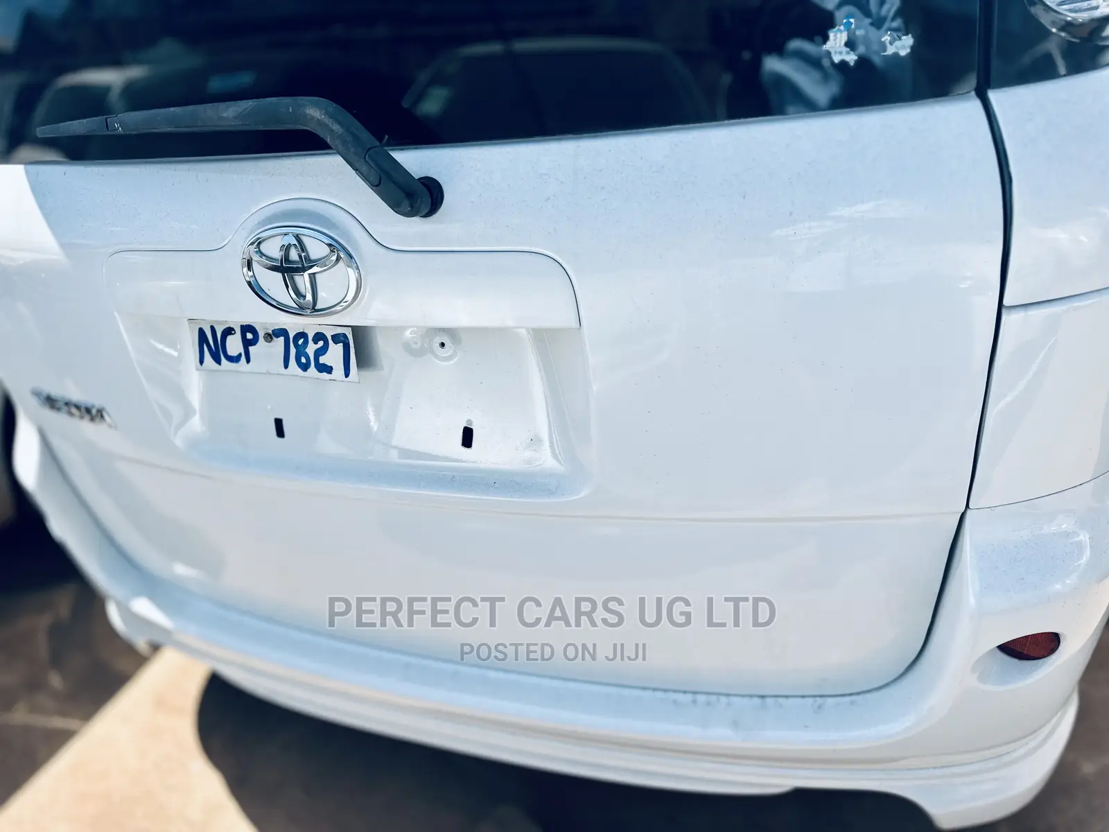 Toyota Sienta 1.5 AWD 2008 Off white