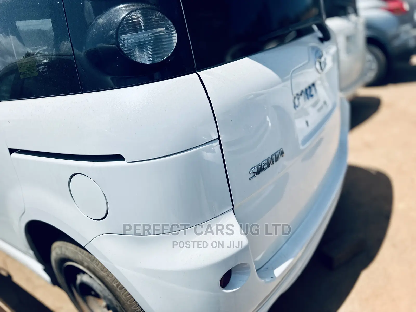 Toyota Sienta 1.5 AWD 2008 Off white