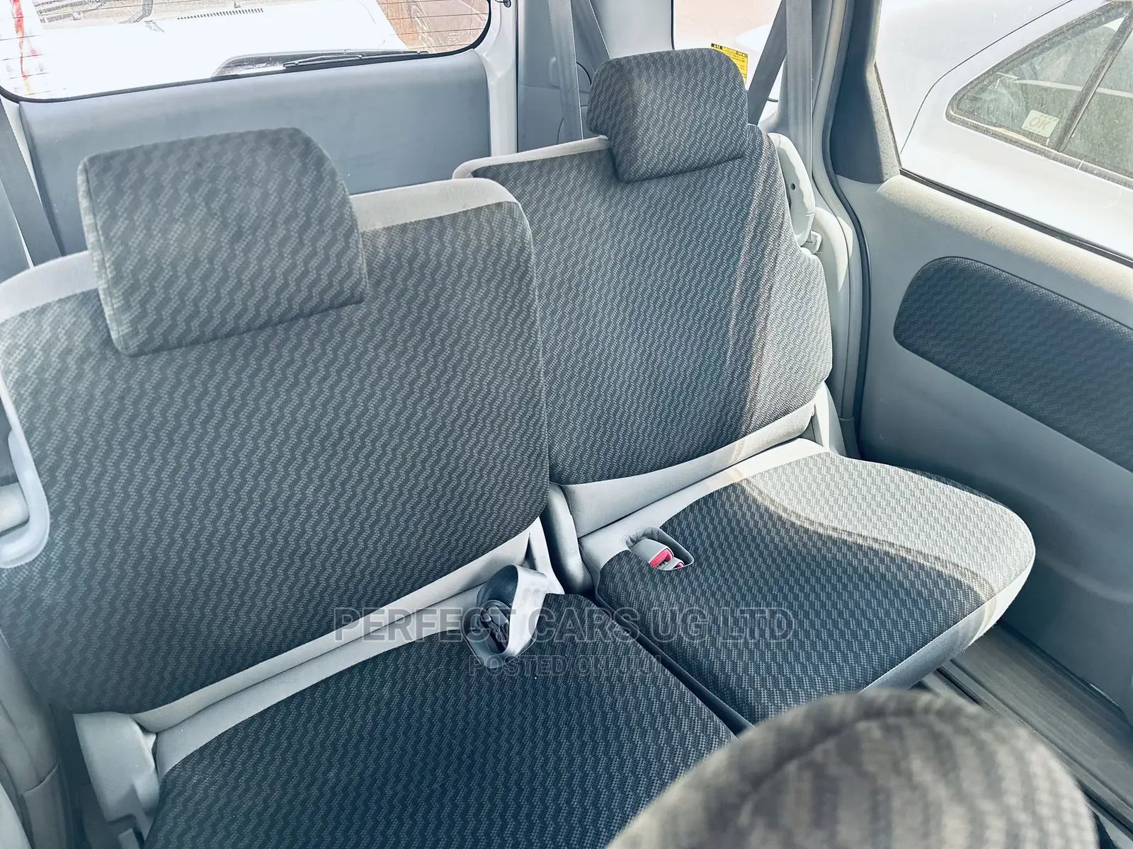 Toyota Sienta 1.5 AWD 2008 Off white
