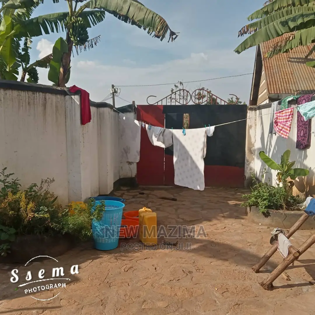 1bdrm House in Buloba Near Forest, Central Division for sale
