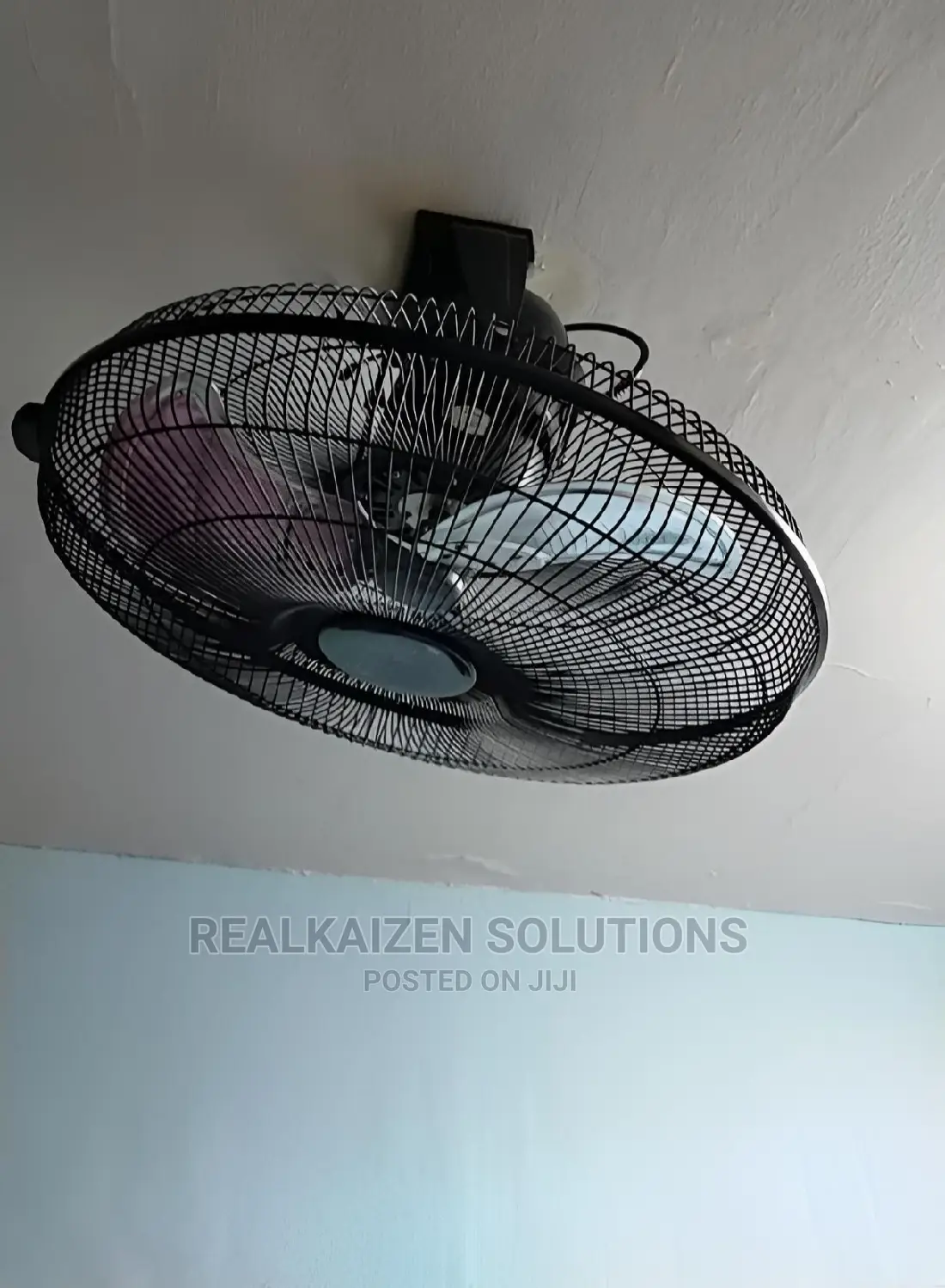ESTIA 20" 3 Blade | 4 Speed 360° Black Orbital Ceiling Fan