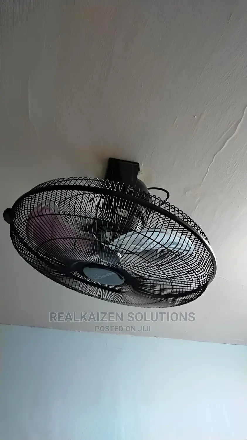ESTIA 20" 3 Blade | 4 Speed 360° Black Orbital Ceiling Fan