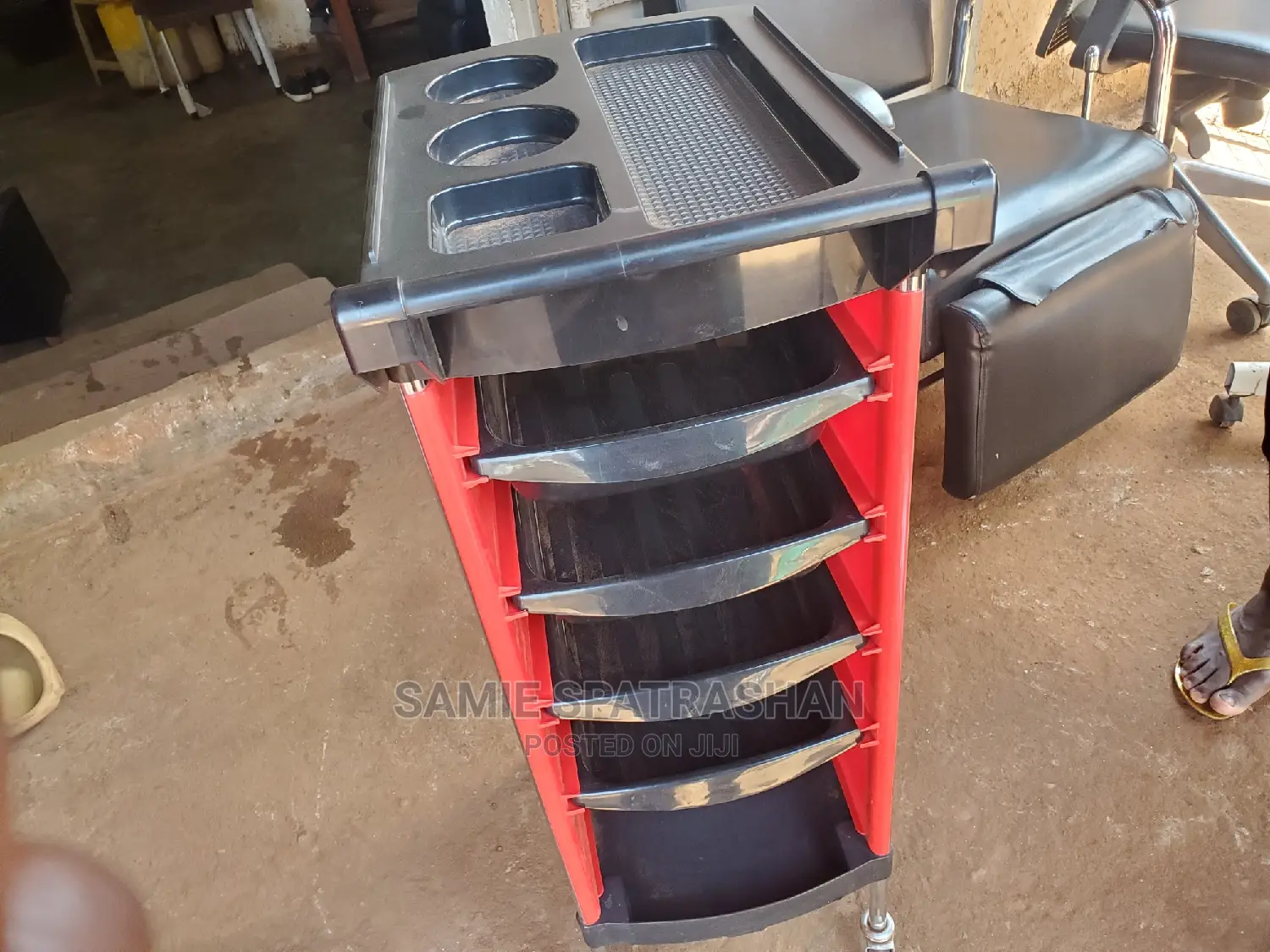 Salon Trolley Red