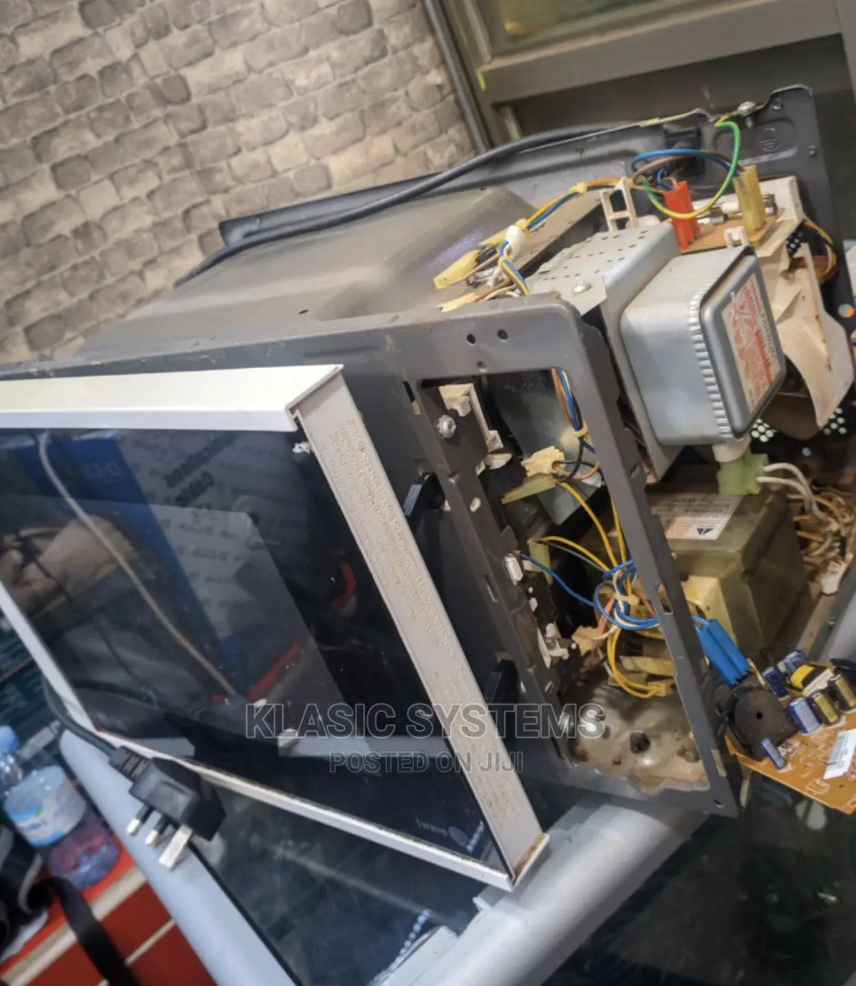 Best Experts in Microwave Repairing and Installing.,: