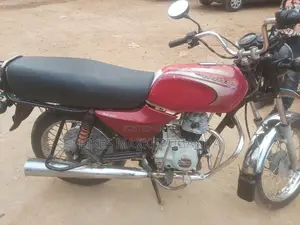 Bajaj Boxer 100 2022 Red